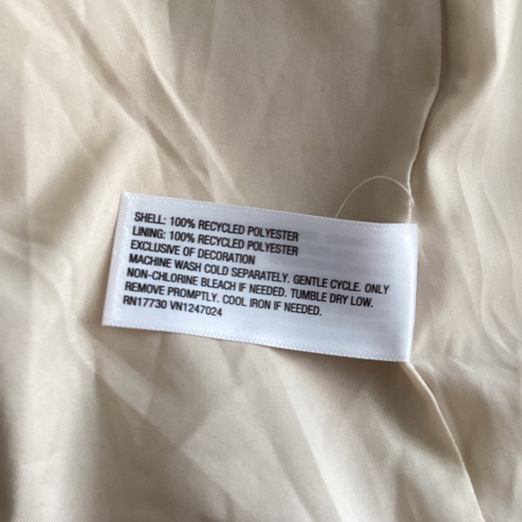 - NWT FUTURE COLLECTIVE PLUS 2XL CREAM BOUCLE BLAZER FRAYED EDGES ONE BUTT… - Picture 12 of 12